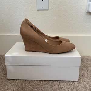 A New Day Wedges Tan Suede Size 7.5
